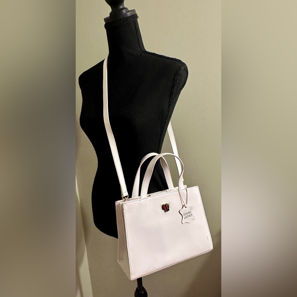 NWOT GIANI BERNINI handbag/ Crossbody WHIGHT LEATHER